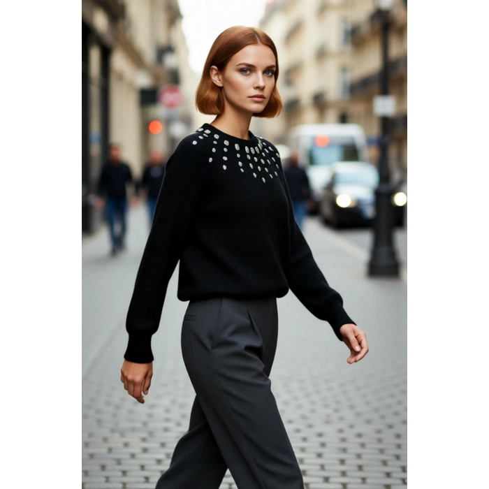 Kadın Regular Kalıp Yumuşak Dokulu Bisiklet Yaka Taş Detaylı Triko Kazak Kış Sezonu İçin Modern