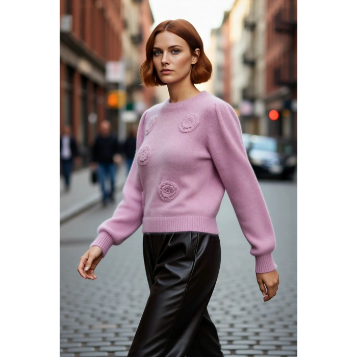 Kadın Regular Kesim Nakış Detaylı Polyester Triko Kazak Soğuk Havalarda Konforlu Ve Modern Bir Stil