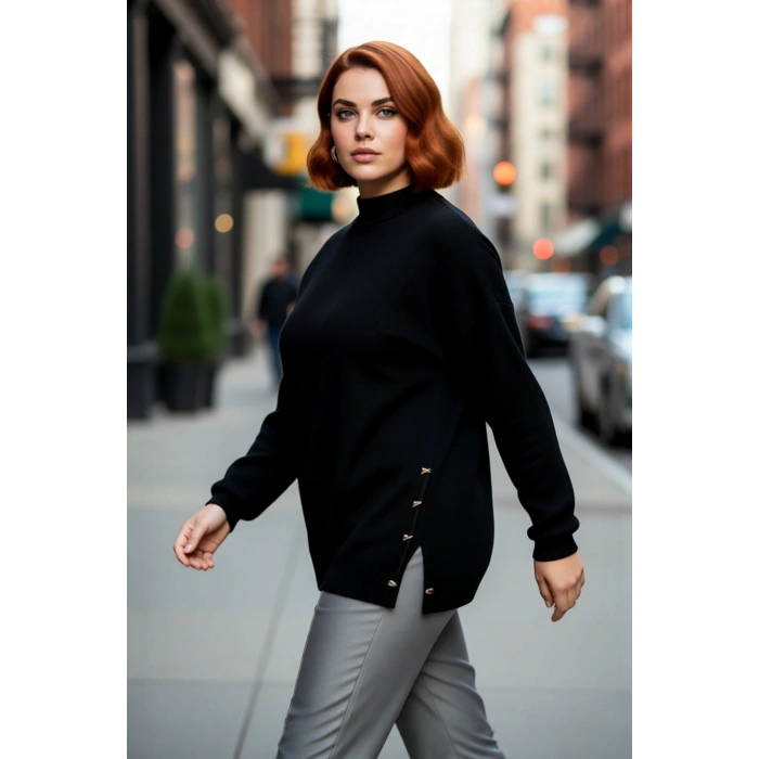 Kadın Relaxed Kalıp Balıkçı Yaka Triko Kazak Yan Düğme Detaylı Uzun Kol Kışlık Şıklık Sunar