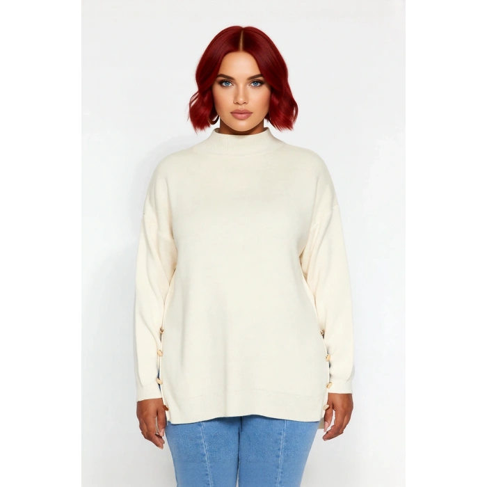 Kadın Relaxed Kalıp Balıkçı Yaka Triko Kazak Yan Düğme Detaylı Uzun Kol Kışlık Şıklık Sunar