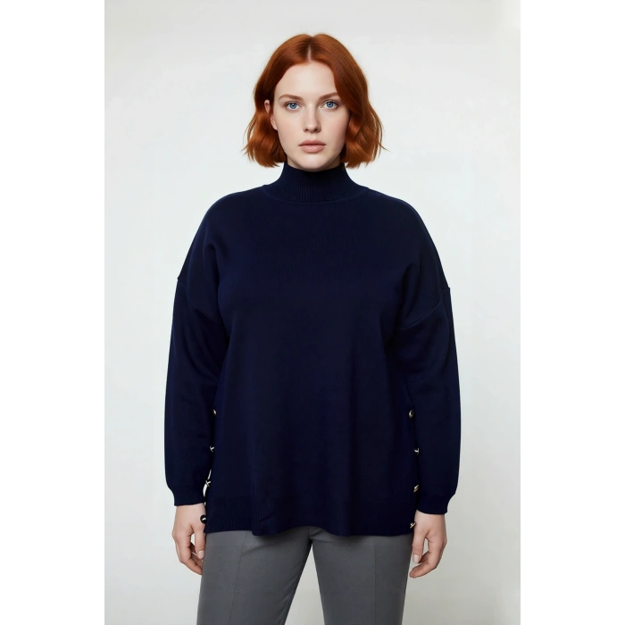 Kadın Relaxed Kalıp Balıkçı Yaka Triko Kazak Yan Düğme Detaylı Uzun Kol Kışlık Şıklık Sunar