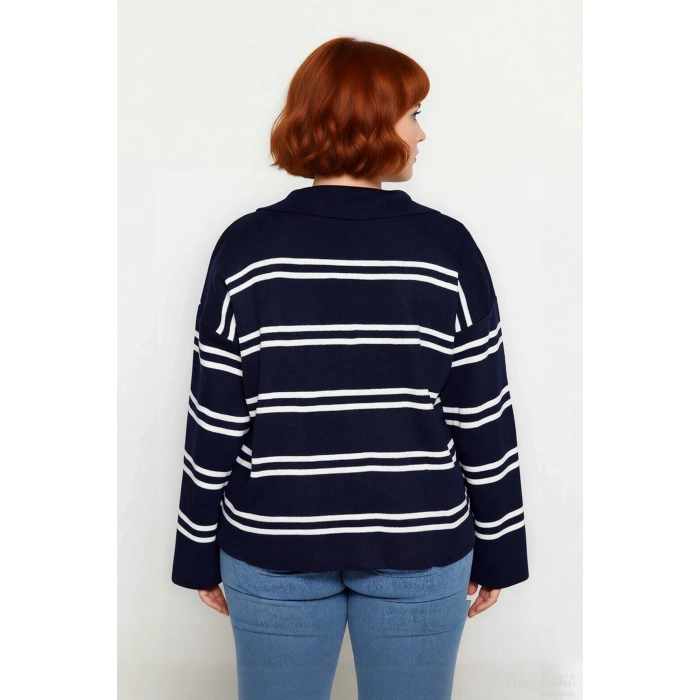 Kadın Relaxed Kesim Çizgili Polo Yaka Akrilik Triko Kazak Kış Sezonu Günlük Şıklıkta Konfor Sunar