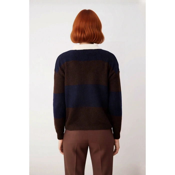 Kadın Renk Bloklu Polo Yaka Düşük Kollu Triko Kazak Kışlık Kombinlerinize Şıklık ve Konfor Katıyor