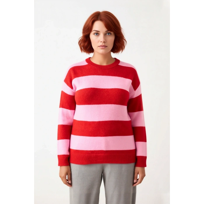 Kadın Şık Çizgili Bisiklet Yaka Triko Kazak Düşük Kol Tasarımıyla Kış Kombinlerinin Gözdesi