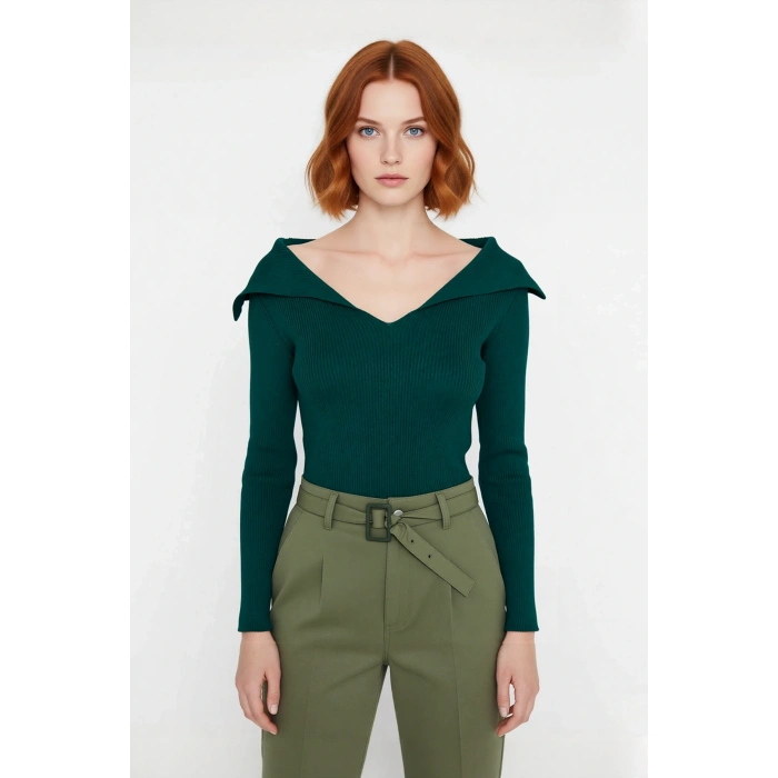 Kadın Şık Devrik Yaka Fitilli Triko Üst Fitted Kesim Uzun Kol Crop Model İlkbahar Sonbahar