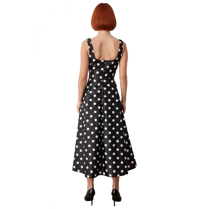 Kadın Şık Gece Elbisesi Skater Siluet Kare Yaka Midi Boy Düz Desen Saten Dokuma Kalın Askılı