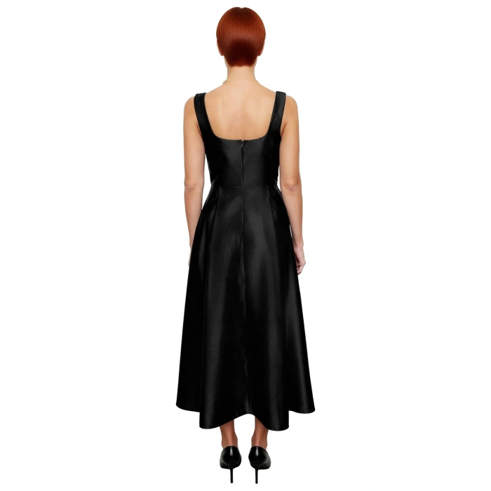 Kadın Şık Gece Elbisesi Skater Siluet Kare Yaka Midi Boy Düz Desen Saten Dokuma Kalın Askılı