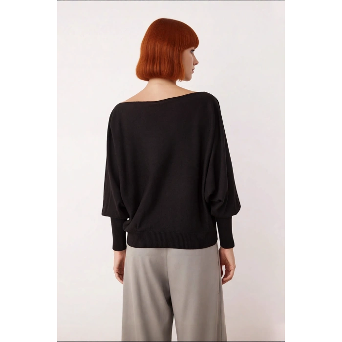 Kadın Şık Oversize Kayık Yaka Triko Kazak Zarif Yarasa Kol Tasarımı Kışlık Kombinlerin Yıldızı