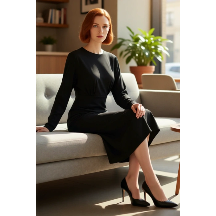 Kadın Siyah Düz Desenli Vatkalı Yarasa Kol Midi Örme Elbise Şık Ve Modern Kış Kombinleri İçin İdeal