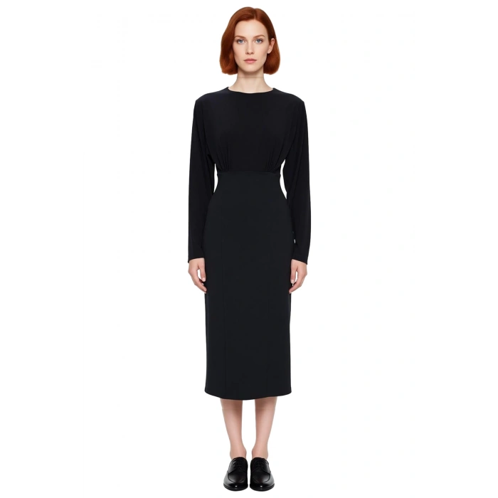 Kadın Siyah Düz Desenli Vatkalı Yarasa Kol Midi Örme Elbise Şık Ve Modern Kış Kombinleri İçin İdeal