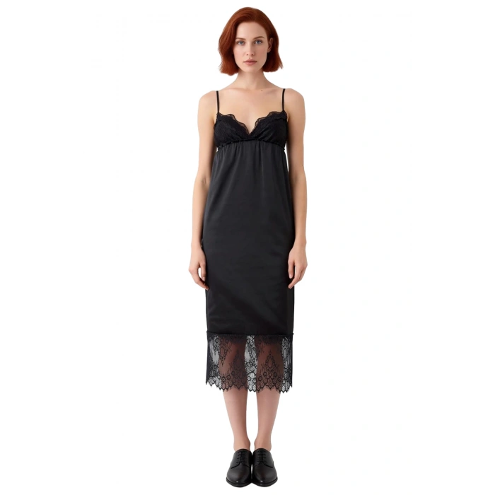 Kadın Siyah Şık Saten Midi Askılı Elbise Dantel Detaylarıyla Gecelerin Parlayan Yıldızı Olun