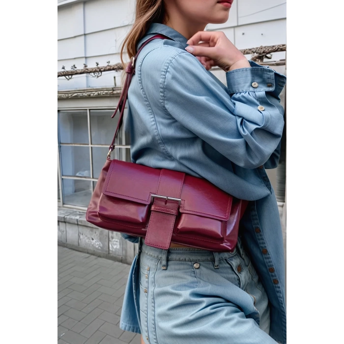 Kadın Suni Deri Omuz Çantası Kapak Detaylı Günlük Şıklık Premium Kalite Yüksek Kalite Trend Tasarım