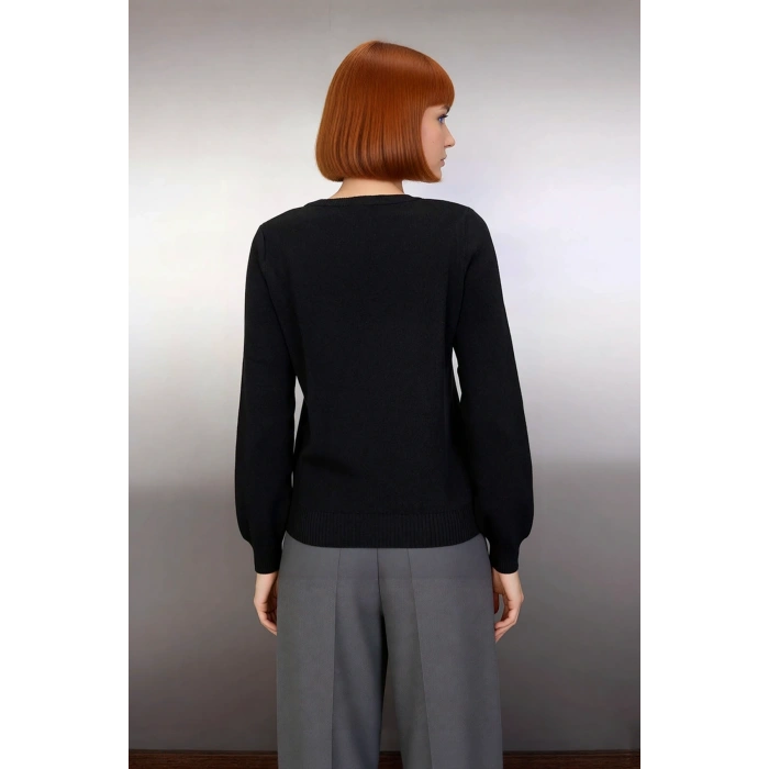 Kadın Triko Kazak Bisiklet Yaka Nakışlı İnci Detaylı Regular Kalıp Uzun Kollu Kışlık Şıklık