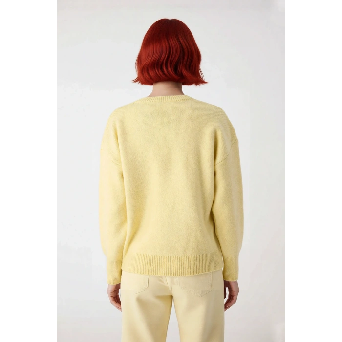 Kadın Triko Kumaş Düz Desenli Oversize Bisiklet Yaka Kazak Soğuk Günler İçin İdeal Seçim Kaliteli