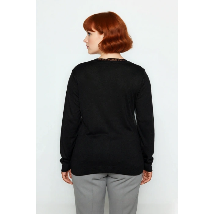 Kadın Triko V Yaka Kazak İnce Dokusuyla Konfor Sunarken Dantel Detayları Zarafet Katar Kaliteli