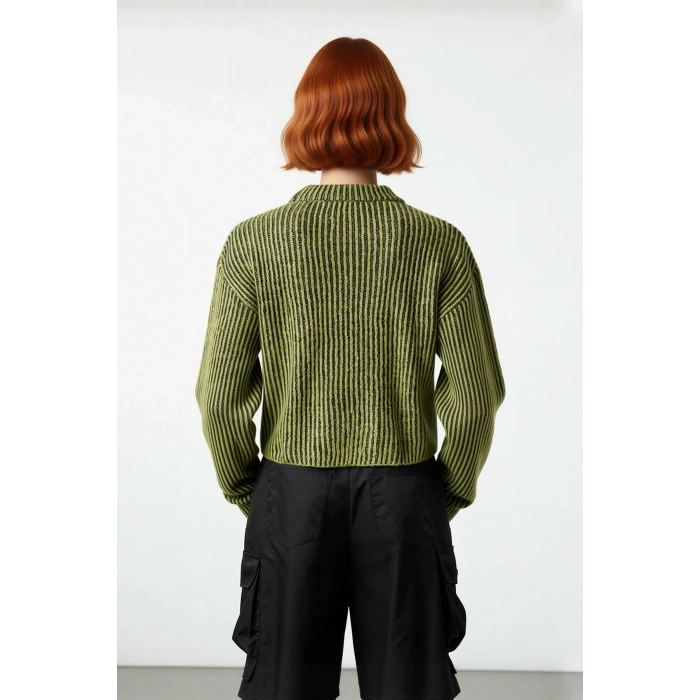 Kadın Uzun Kol Dik Yaka Çizgili Crop Triko Kazak Sonbahar Kış İçin Rahat Şık Giyim Kaliteli