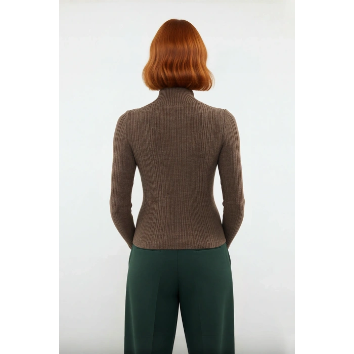 Kadın Uzun Kollu Dik Yaka Fitilli Triko Kazak Fitted Kesim Casual Giyim İçin İdeal Basic Model