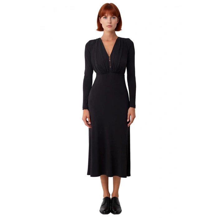Kadın Uzun Kollu Siyah Elbise Derin V Yaka Kesimi Ve Agrafe Detayı İle Etkileyici Şıklık Kaliteli