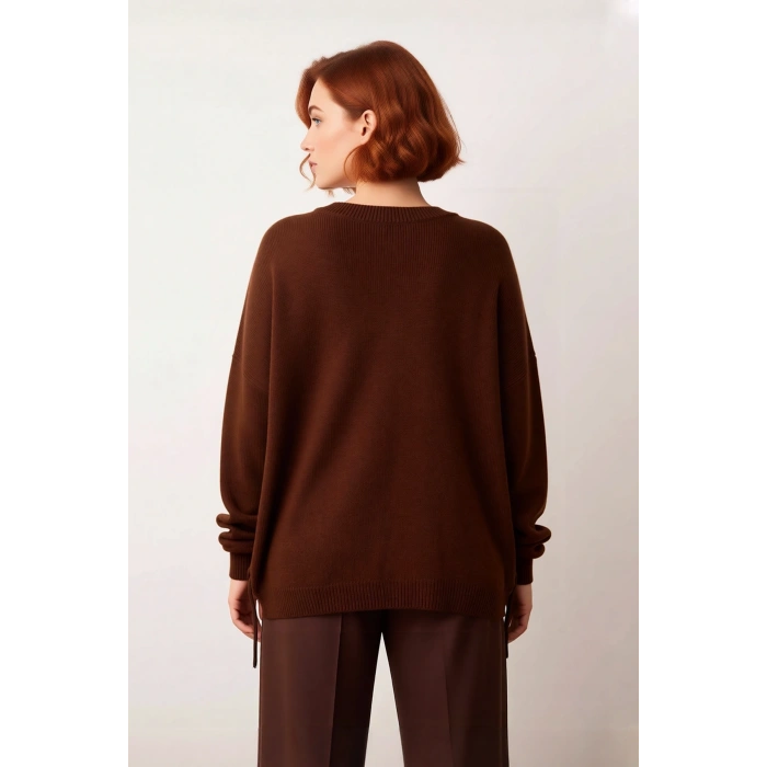 Kadın V Yaka Büzgülü Kol Detaylı Triko Kazak Regular Kalıp Orta Kalınlık Basic Siluet Günlük Şıklık