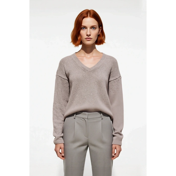 Kadın V Yaka Regular Kalıp Düşük Kol Triko Kazak Kış Günlerinin Şık ve Rahat Seçimi Kaliteli