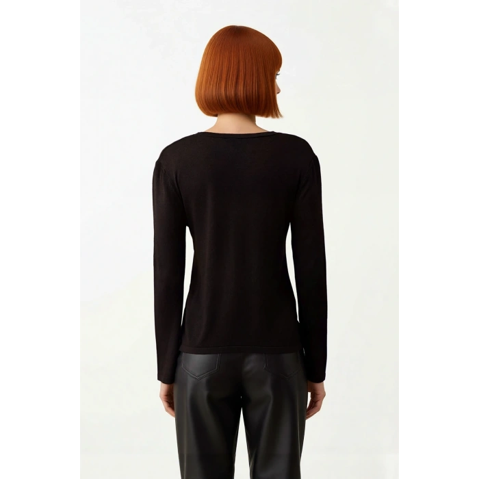 Kadın V Yaka Siyah Triko Kazak Casual Günlük Şıklığı Tamamlayan Orta Kalınlıkta Rahat Kesim