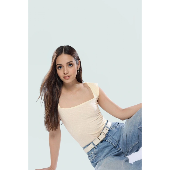 Kadın Yazlık Crop Bluz %100 Polyester Fitted Kalıp Kare Yaka Dayanıklı Malzeme Mükemmel Uyum