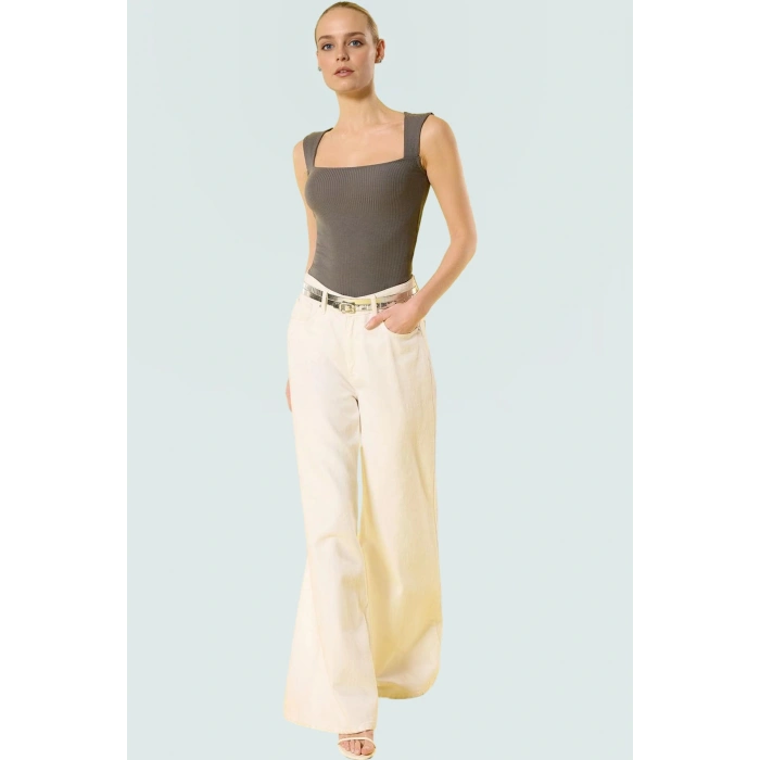 Kadın Yazlık Crop Bluz %100 Polyester Fitted Kalıp Kare Yaka Dayanıklı Malzeme Mükemmel Uyum