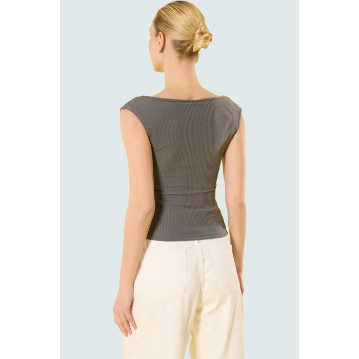 Kadın Yazlık Crop Bluz %100 Polyester Fitted Kalıp Kare Yaka Dayanıklı Malzeme Mükemmel Uyum