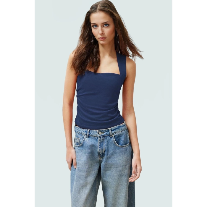 Kadın Yazlık Kolsuz Bluz Pamuklu Rahat Kare Yaka Premium Kalite Modern Stil
