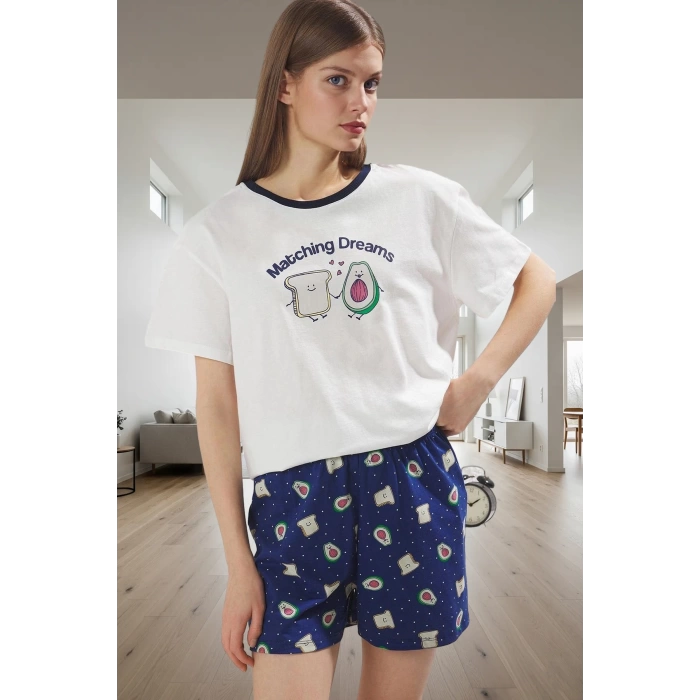 Kadın Yazlık Pamuklu Pijama Takımı Regular Kalıp Avokado Desenli Seçkin Malzeme Mükemmel Uyum