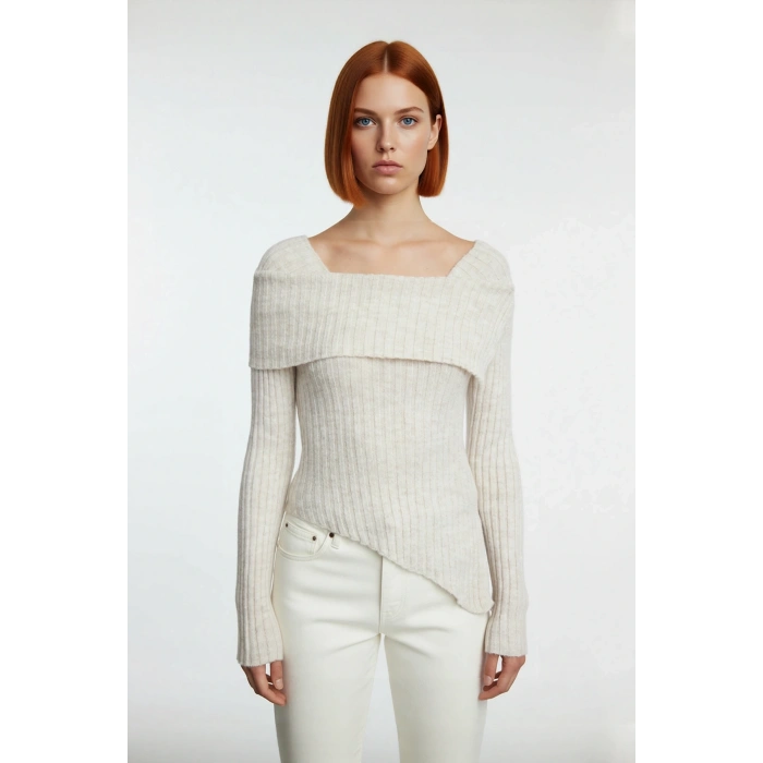 Kadın Yumuşak Dokulu Fitted Asimetrik Triko Kazak Carmen Yakalı Modern Şık Tasarım Kaliteli