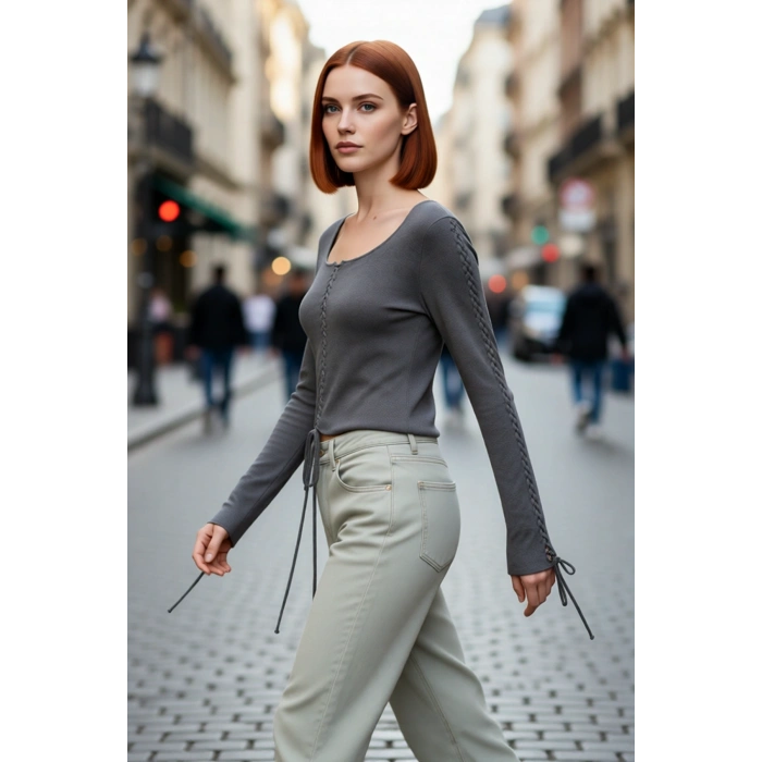 Kadın Yuvarlak Yaka Antrasit Triko Kazak Modern Tasarım Bağcık Detayı ile Şıklık Sunar Kaliteli