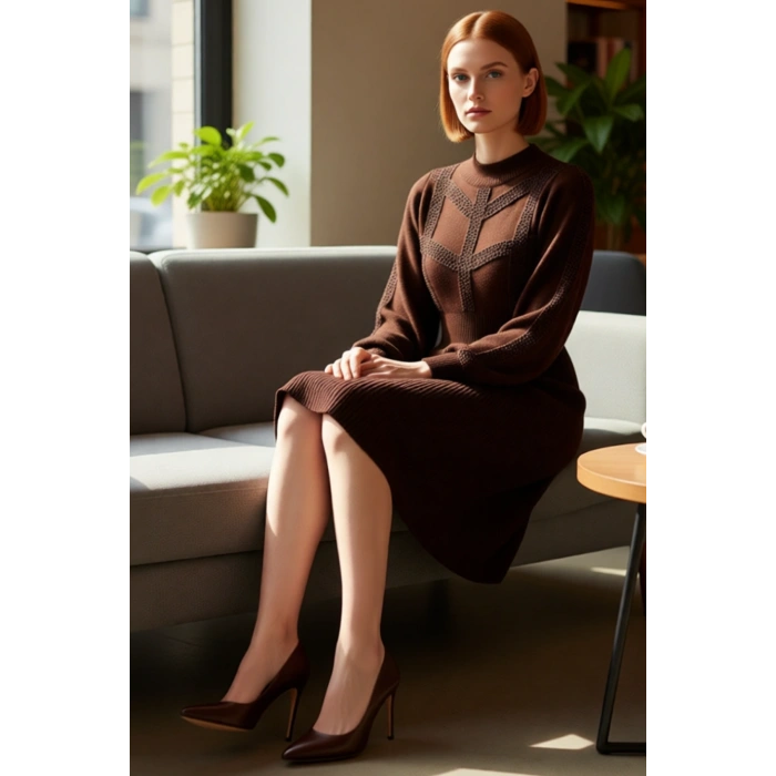 Kadınlar İçin Bej Rengi A Kesim Balon Kol Dik Yaka Akrilik Triko Mini Elbise Kış Kombinleri.