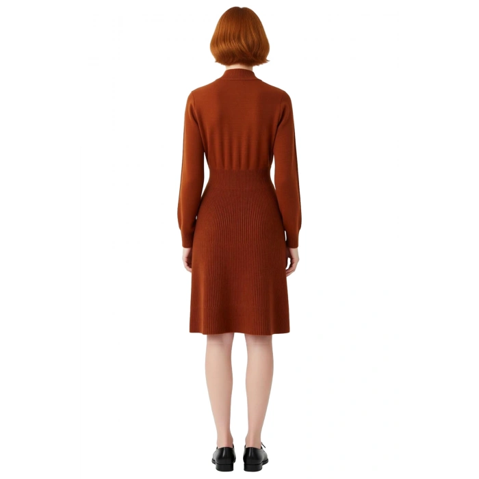 Kadınlar İçin Bej Rengi A Kesim Balon Kol Dik Yaka Akrilik Triko Mini Elbise Kış Kombinleri.