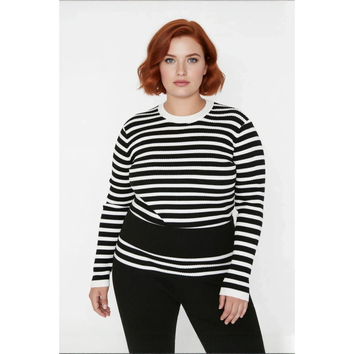 Kadınlar İçin Çizgili Fitted Kalıp Bisiklet Yaka Akrilik Triko Kazak Günlük Şıklık Sunar Kaliteli