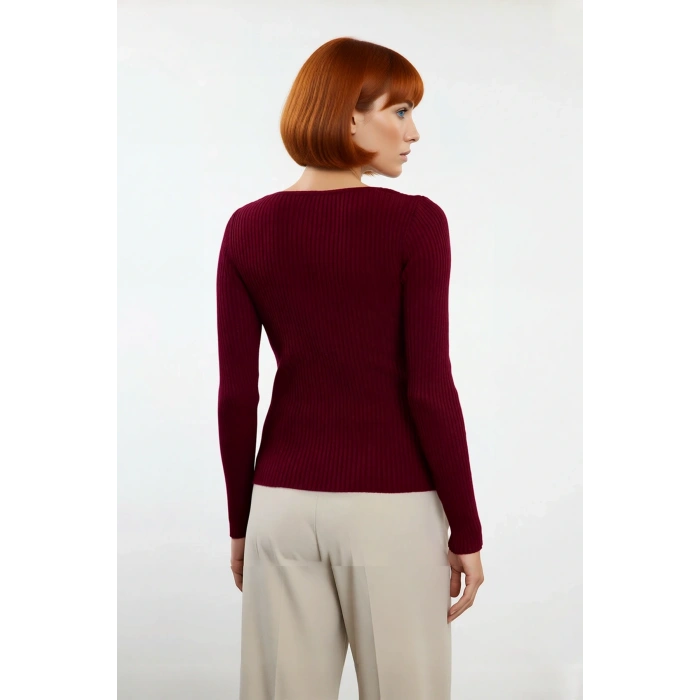 Kadınlar İçin Düz Desen Asimetrik Yaka Akrilik Triko Kazak Fitted Uzun Kollu Modern Şıklık