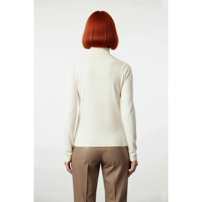 Kadınlar İçin İnce Triko Kumaş Düz Desen Balıkçı Yaka Fitted Kalıp Kışlık Basic Kazak Modeli