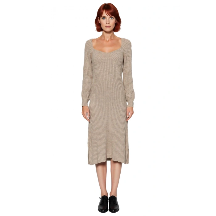 Kadınlar İçin Kışlık Midi Fitilli Triko Elbise Kalp Yaka Tasarımı Ve Uzun Kollu Yapısıyla Kaliteli