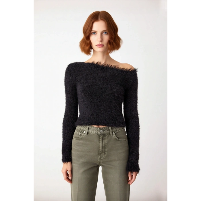 Kadınlar İçin Kışlık Şık Crop Polyester Triko Kazak Kayık Yaka Regular Kalıp Uzun Kollu Gündelik