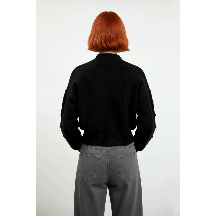 Kadınlar İçin Konforlu Gri Triko Kazak Düşük Kol ve Dik Yaka Tasarımı Düğmeli Kışlık Regular Kalıp