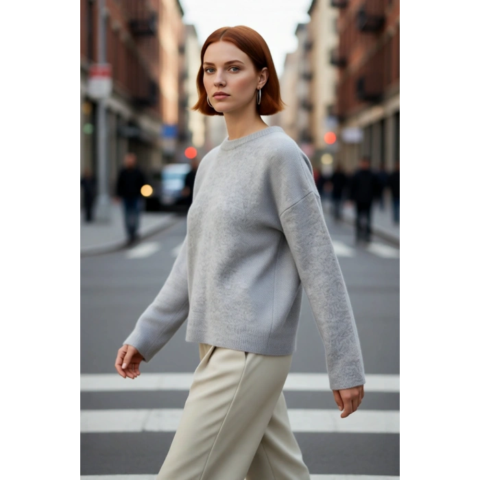 Kadınlar İçin Konforlu Oversize Düz Bisiklet Yaka Düşük Kol Triko Kazak Soğuk Günlerin Vazgeçilmezi