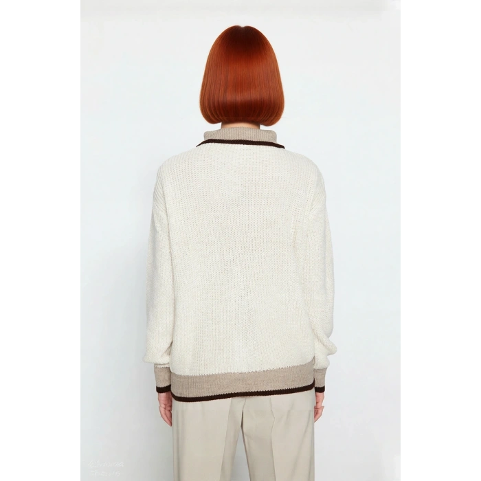 Kadınlar İçin Konforlu Ve Modern Regular Kalıp Dik Yaka Fermuarlı Renk Bloklu Triko Kazak Kışlık