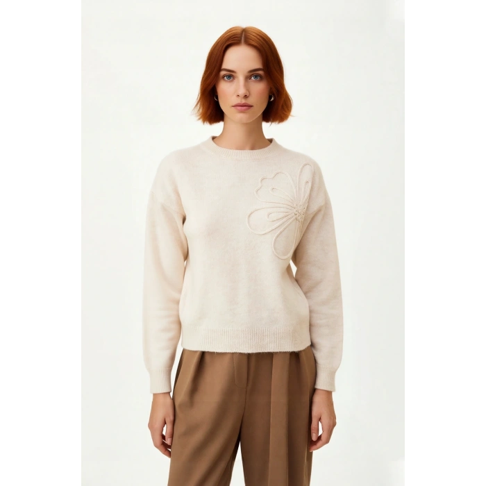 Kadınlar İçin Nakışlı Çiçek Desenli Gri Triko Kazak Bisiklet Yaka Regular Kalıp Kış Şıklığı