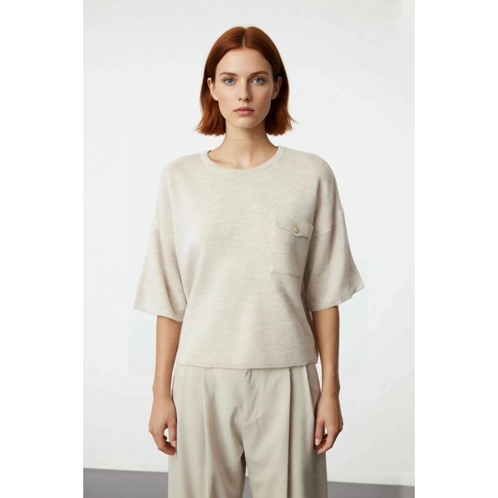 Kadınlara Özel Basic Kesim Bisiklet Yaka Kısa Kol Triko Üst Günlük Rahatlık ve Konfor Sunar