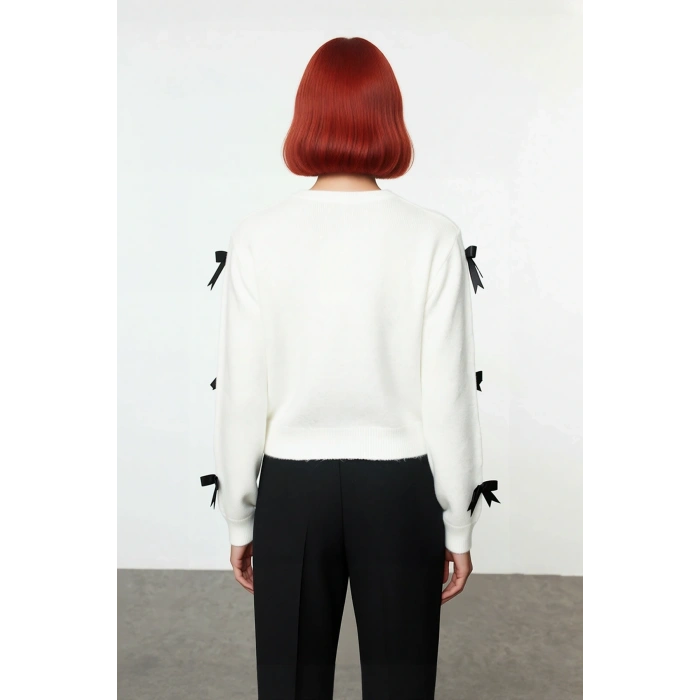 Kadınlara Özel Basic Regular Kalıp Bisiklet Yaka Kurdele Detaylı Triko Uzun Kollu Kazak Kaliteli