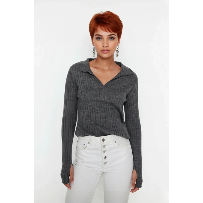 Kadınlara Özel Basic Regular Kesim Polo Yaka Fitilli Triko Kazak Modern ve Konforlu Stil Kaliteli