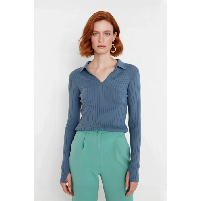 Kadınlara Özel Basic Regular Kesim Polo Yaka Fitilli Triko Kazak Modern ve Konforlu Stil Kaliteli