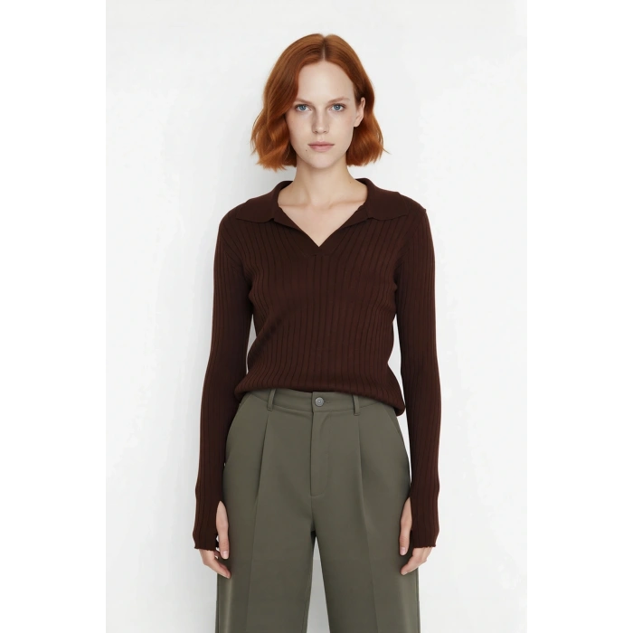 Kadınlara Özel Basic Regular Kesim Polo Yaka Fitilli Triko Kazak Modern ve Konforlu Stil Kaliteli