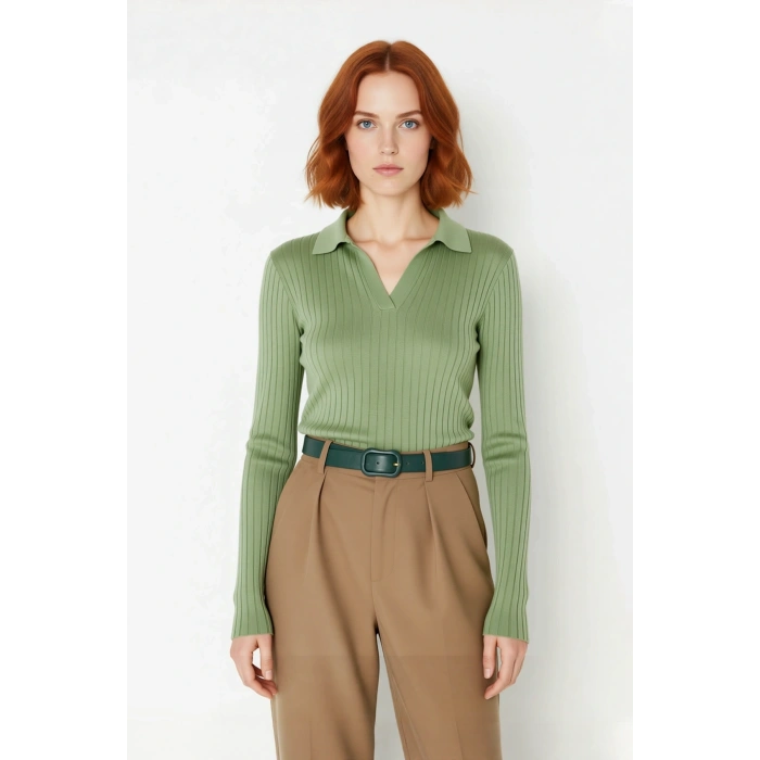 Kadınlara Özel Basic Regular Kesim Polo Yaka Fitilli Triko Kazak Modern ve Konforlu Stil Kaliteli