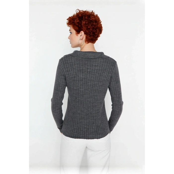 Kadınlara Özel Basic Regular Kesim Polo Yaka Fitilli Triko Kazak Modern ve Konforlu Stil Kaliteli